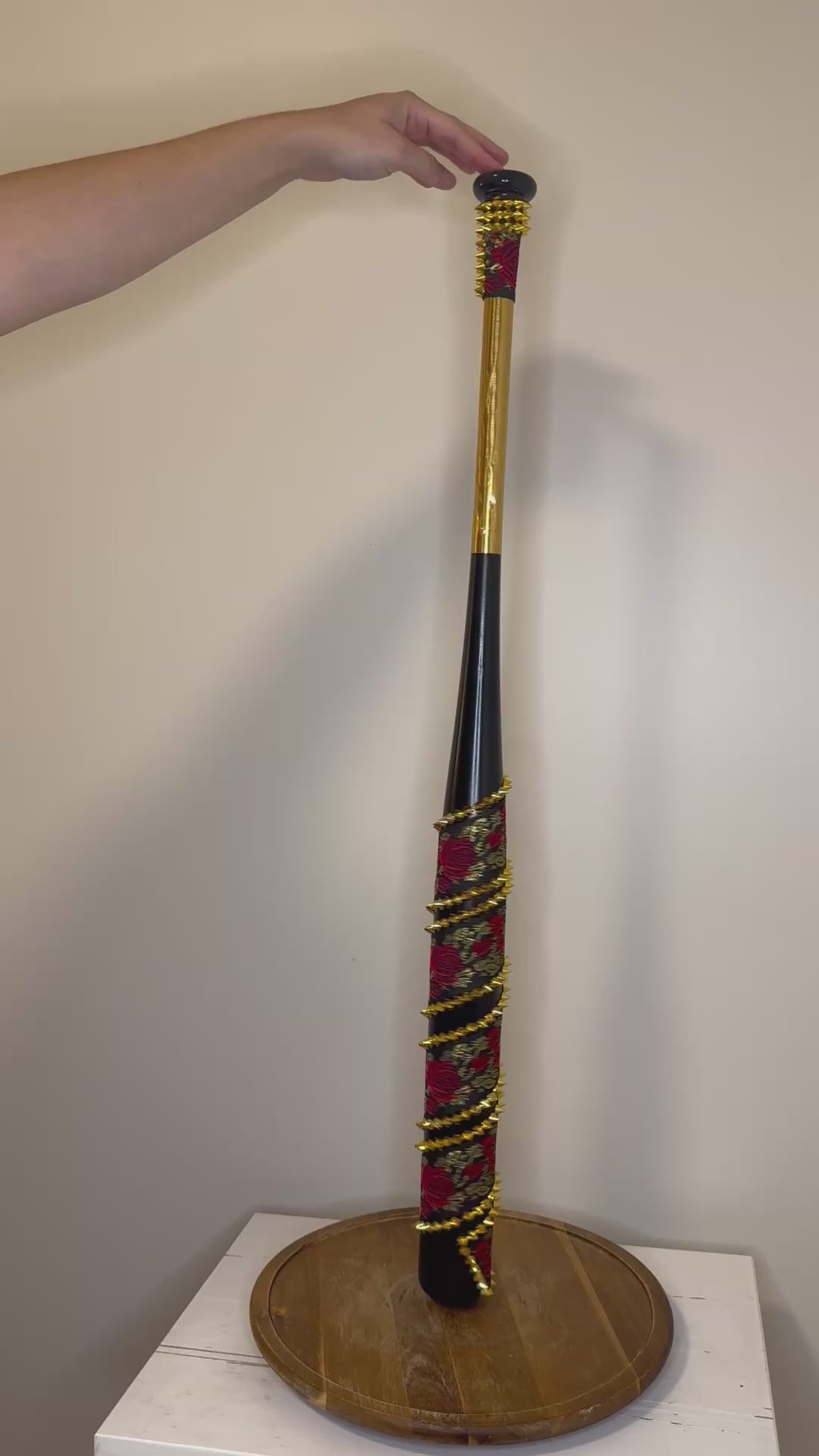 Roses are Red, Violence is Blue